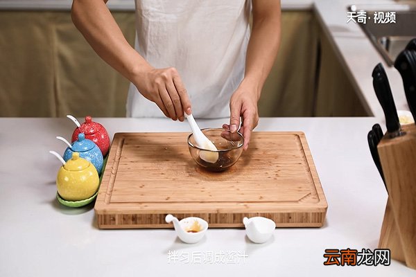 凉拌洋葱土豆丝的做法