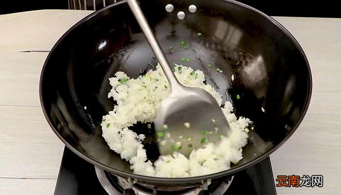 白菜蛋炒饭的做法 白菜蛋炒饭怎么做