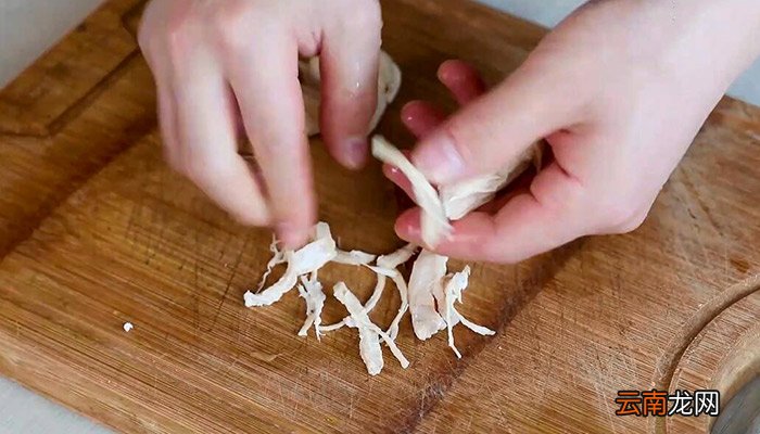 红油拌鸡丝的做法 红油拌鸡丝怎么做