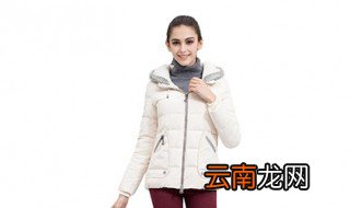 女生冬天羽绒服搭配衣服 告别臃肿也可以很美