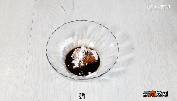 梅干菜肉饼蒸咸蛋的做法 梅干菜肉饼蒸咸蛋怎么做