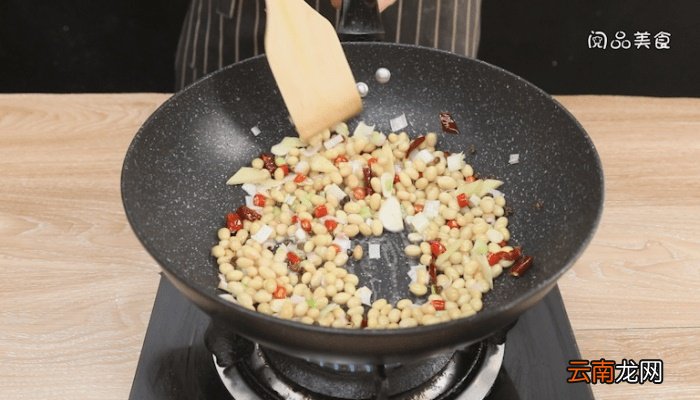 芹菜炒黄豆怎么做 芹菜炒黄豆怎么做好吃