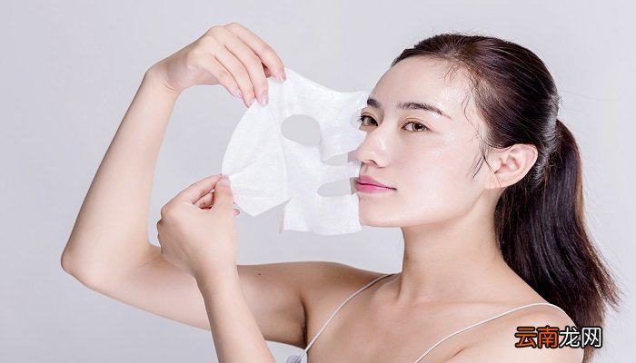 敷面膜的时候可以使用蒸脸器吗 一边敷面膜一边蒸脸好吗
