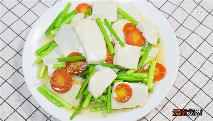 豆腐炒萝卜蒜苔怎么做 豆腐炒萝卜蒜苔的做法