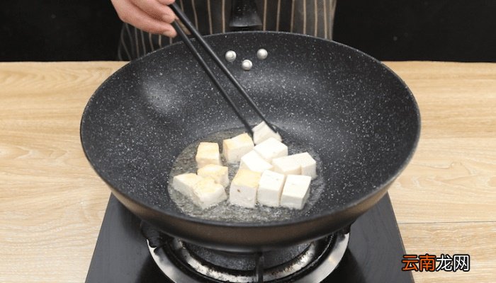 胡萝卜炖鸡蛋豆腐 胡萝卜炖鸡蛋豆腐怎么做好吃