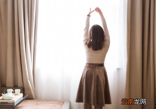 冬季必备的外套穿搭示范 冬季必备穿搭