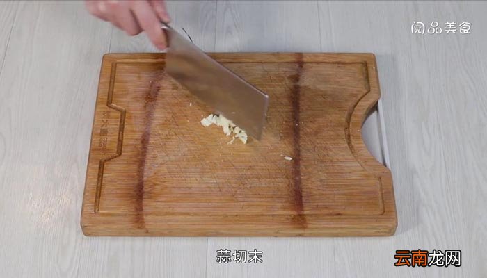 凉拌红油藕丁的做法 凉拌红油藕丁