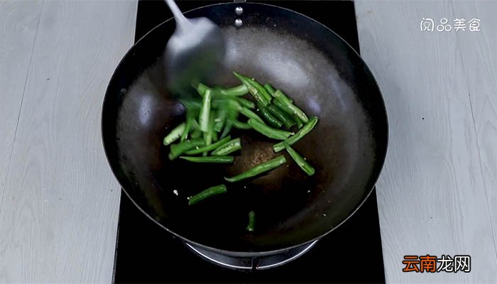 尖椒鸡腿的做法 如何做尖椒鸡腿