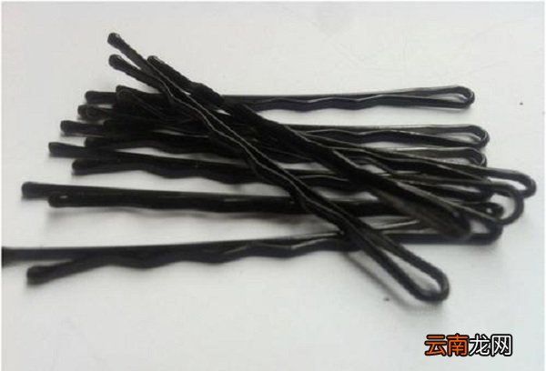 戴帽子不掉的窍门戴帽子刮风如何不掉