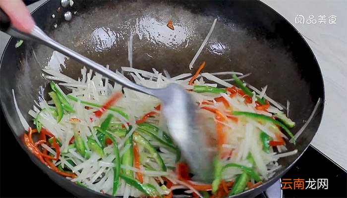 尖椒炒土豆丝的做法 如何做尖椒炒土豆丝