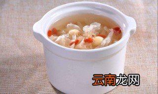 银耳莲子汤的功效 银耳莲子汤的功效说明