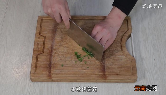 怎么蒸胡萝卜土豆饼 胡萝卜土豆饼的做法