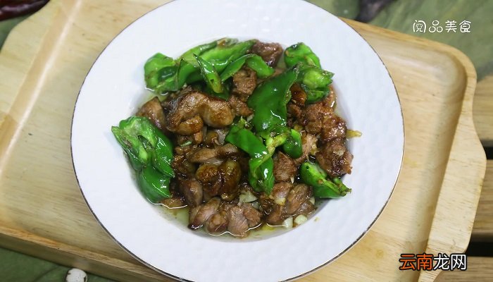 鸭腿肉炒辣椒的做法 鸭腿肉炒辣椒怎么做