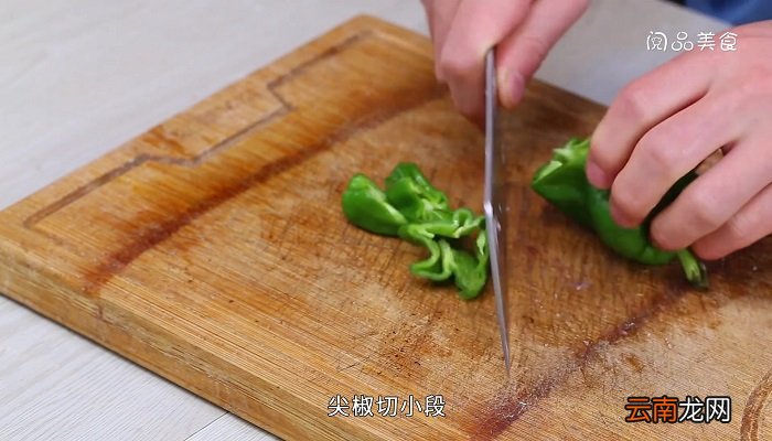 鸭腿肉炒辣椒的做法 鸭腿肉炒辣椒怎么做