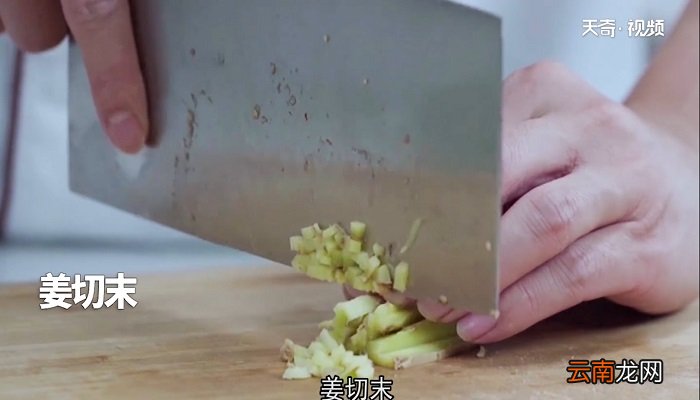 青椒肉末茄子的做法 青椒肉末茄子怎么做