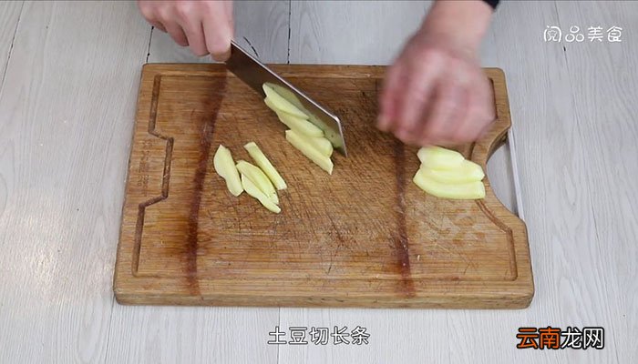 蚝油土豆牛柳 蚝油土豆牛柳的家常做法