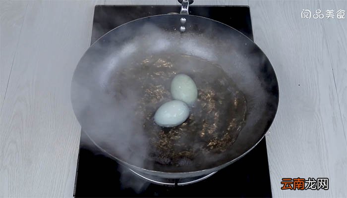 尖椒肉末炒皮蛋的做法 尖椒肉末炒皮蛋如何做