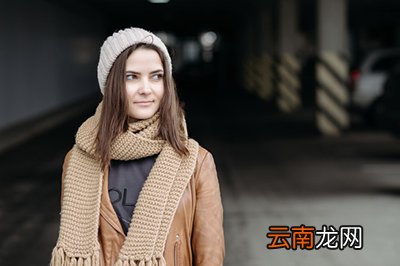 百搭的围巾有哪些颜色 围巾百搭颜色