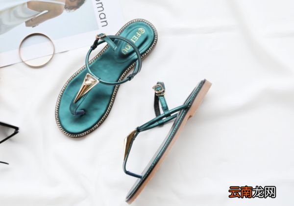 长款连衣裙搭配技巧 长款连衣裙搭配什么鞋子好看