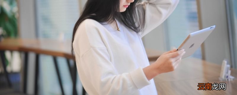 皮肤黑的人适合穿什么颜色的衣服 皮肤黑适合什么颜色
