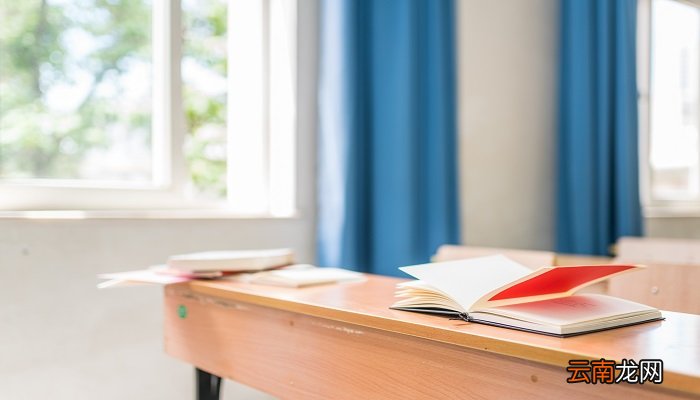 门里一个三念什么 门字里面一个三是什么字