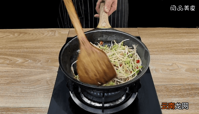 黄豆芽炒粉条 黄豆芽炒粉条的做法