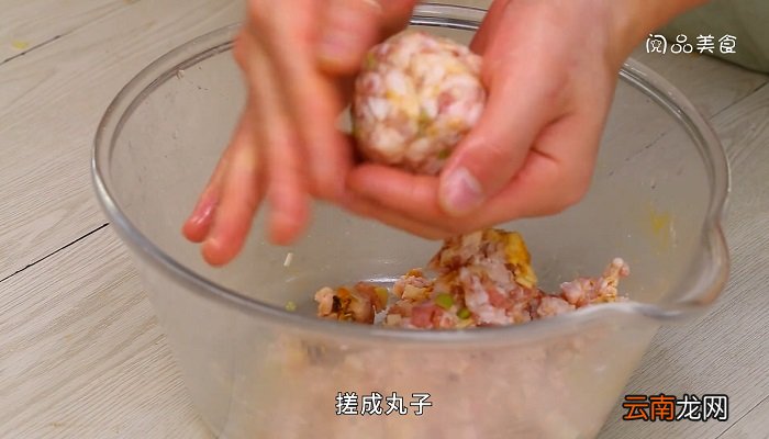 蟹粉狮子头怎么做 蟹粉狮子头的做法是什么