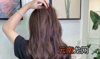 发量多适合烫什么发型 选择发型