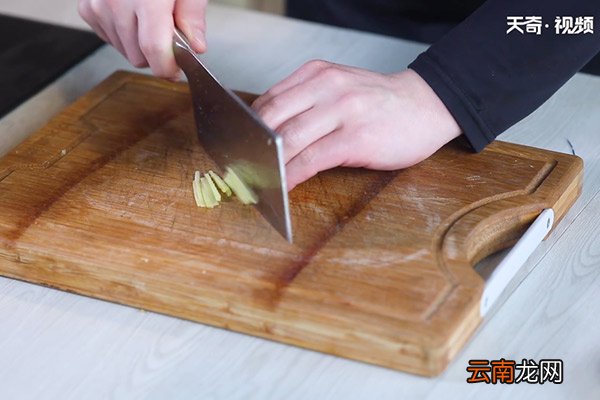 爆炒麻辣牛肉丝的做法 牛肉的好吃做法