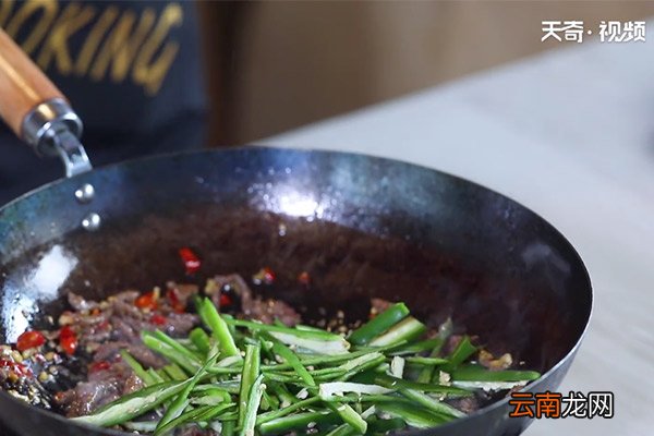 爆炒麻辣牛肉丝的做法 牛肉的好吃做法