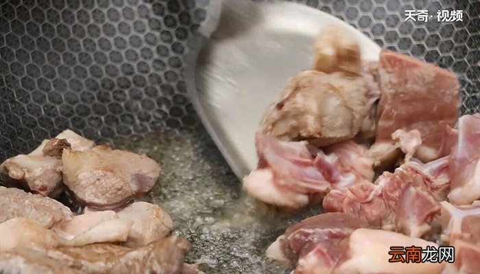 葱爆鸭块的做法 葱爆鸭块怎么做