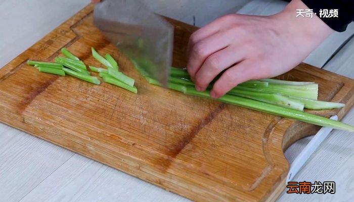 芹菜炖干豆腐的做法芹菜炖干豆腐怎么做