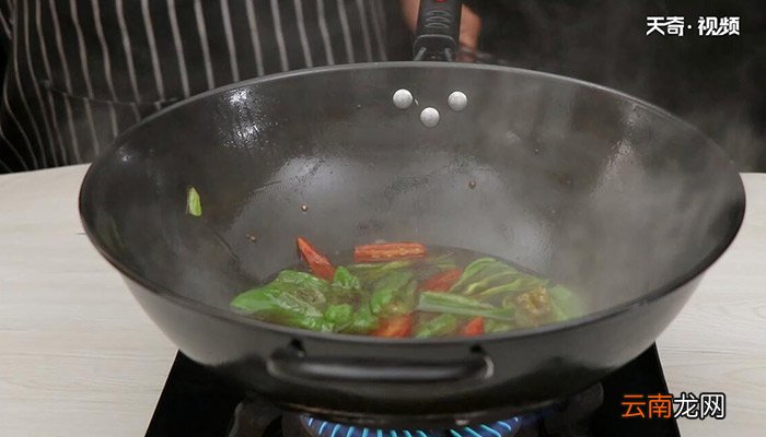 油焖尖椒的做法 油焖尖椒怎么做