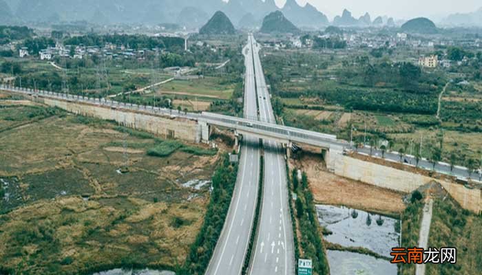 高速公路免费的几个节假日 高速公路的出行参考