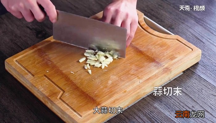 田螺鸭脚煲怎么做 田螺鸭脚煲的做法