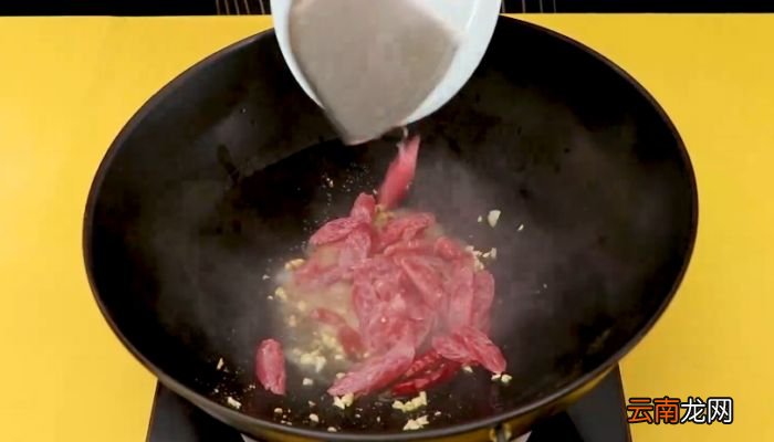 腊肠焖土豆的做法腊肠焖土豆怎么做