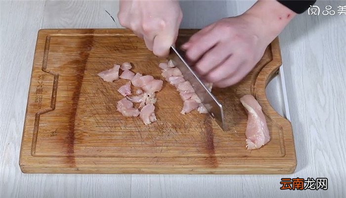 甜椒炒鸡胸肉怎么做 甜椒炒鸡胸肉的做法