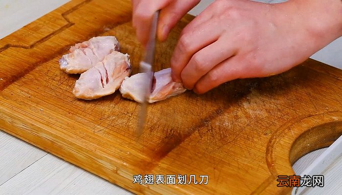 牛奶咖喱鸡翅土豆的做法 牛奶咖喱鸡翅土豆怎么做