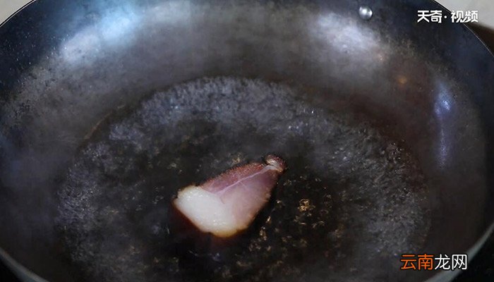 杏鲍菇炒腊肉的做法 杏鲍菇炒腊肉怎么做