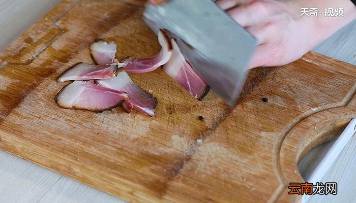 杏鲍菇炒腊肉的做法 杏鲍菇炒腊肉怎么做