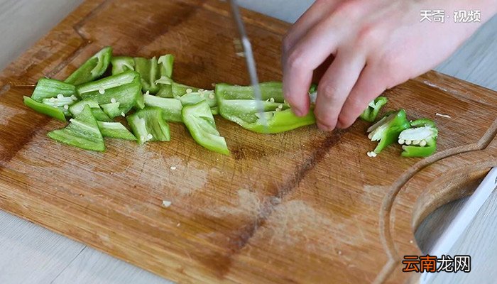 杏鲍菇炒腊肉的做法 杏鲍菇炒腊肉怎么做