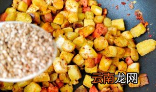 如何制作好吃的火腿馒头丁 怎样做好吃的火腿馒头丁