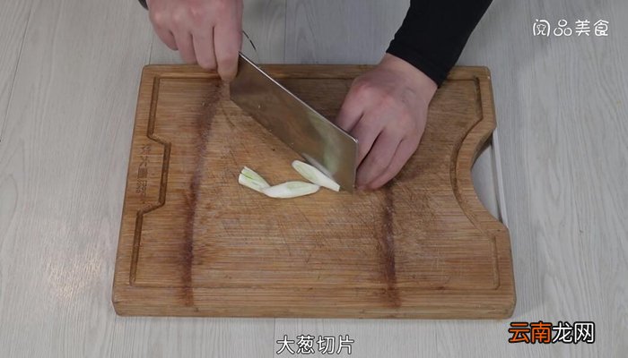 蚕豆炒鸡丁如何做 蚕豆炒鸡丁的做法
