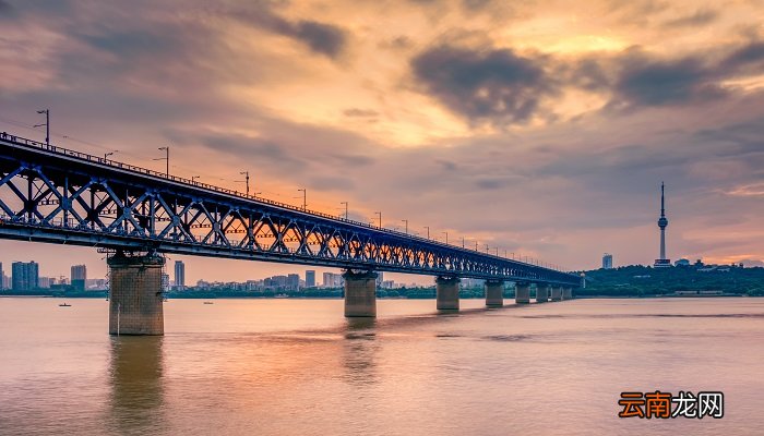 南京长江大桥是古建筑吗 南京长江大桥是古建筑物吗