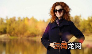 黑色外套内搭什么颜色 黑色如何搭不单调