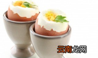 煮鸡蛋时为什么蛋黄表面会变成灰绿色