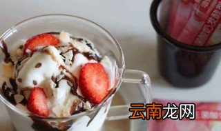 巧克力酸奶杯的做法 美味的巧克力酸奶杯