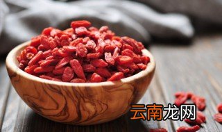 刚采摘的枸杞怎么晒干 新摘的枸杞子怎么能晒干