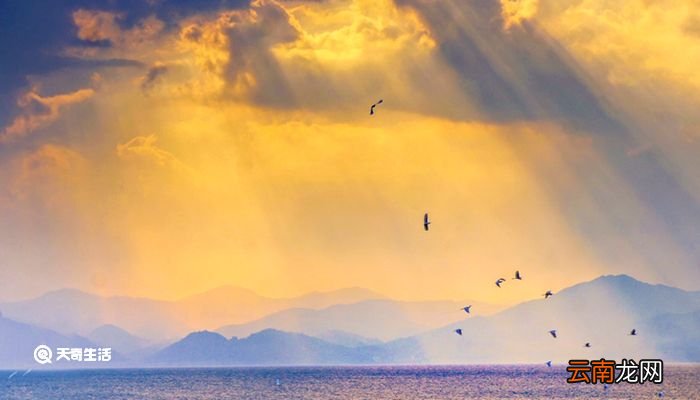 日月同辉比喻什么意思 日月同辉是什么意思