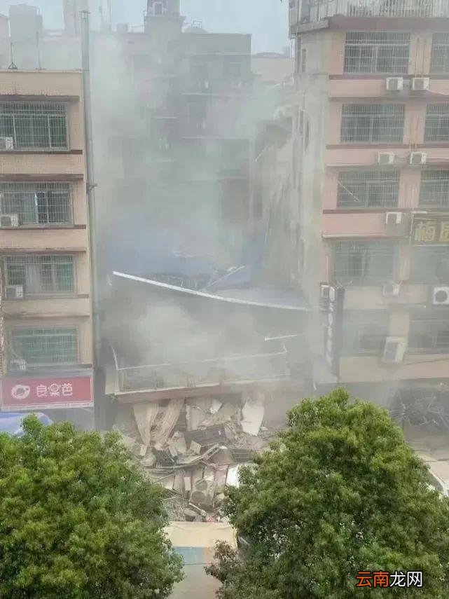 长沙塌楼遇难的一对小情侣，女孩遗言和男友葬在一起，家人照办
